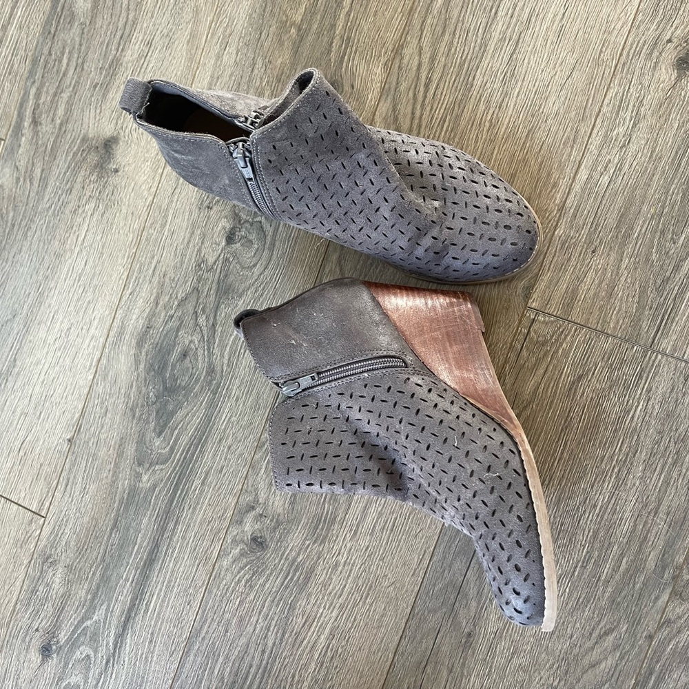 Gray ankle booties like new
